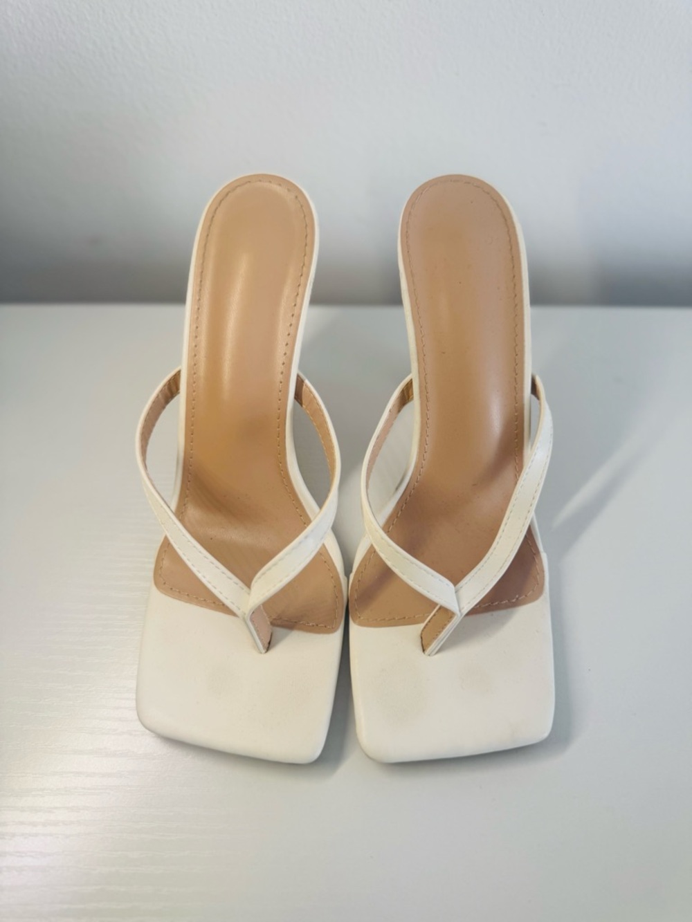 Women’s White Square-Toe Thong Heeled Sandals